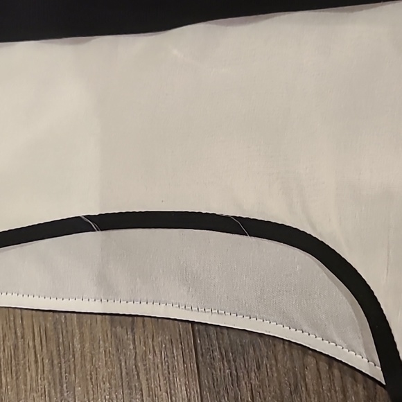 Stunning Women's Moschino Sleeveless Top - Picture 7 of 7